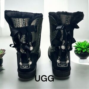 UGG BAILEY BUTTON BLING BOW
SWAROVSKI CRYSTAL sz 8